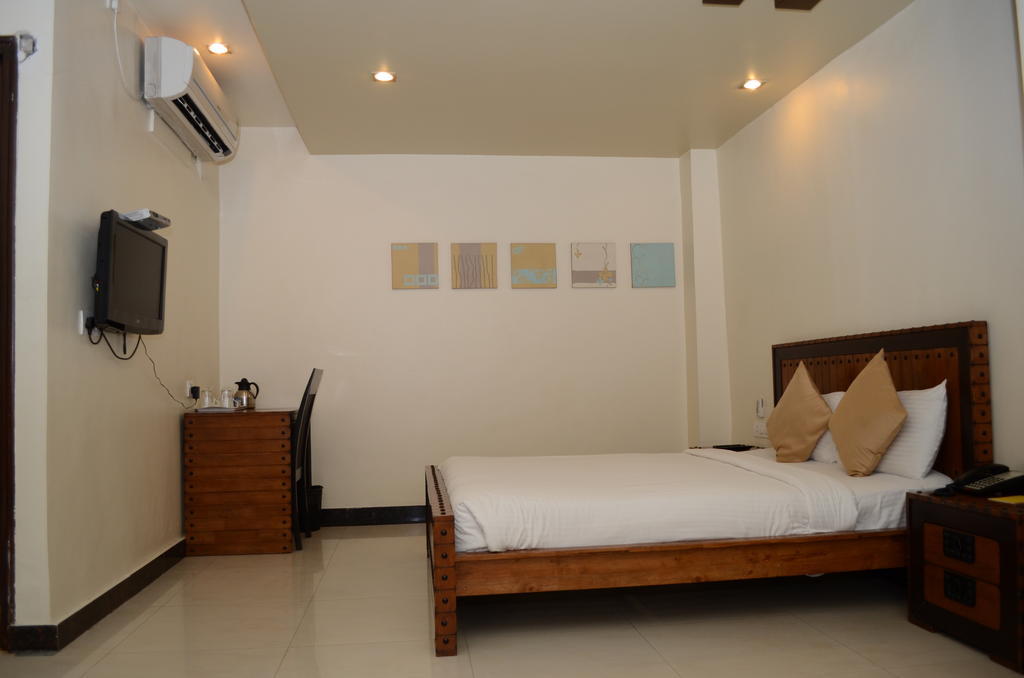 Hotel The Elite Suites Pune Exterior foto